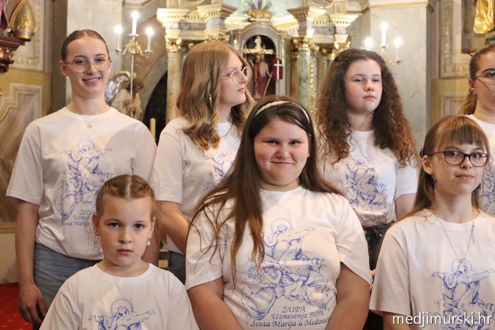 foto/Dječji crkveni zbor Marijina djeca obilježio 5 godina uz prekrasan koncert (14)