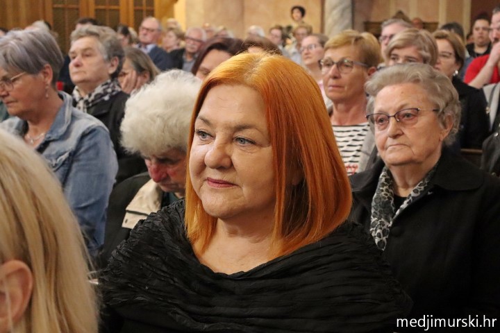 foto/Dječji crkveni zbor Marijina djeca obilježio 5 godina uz prekrasan koncert (27)
