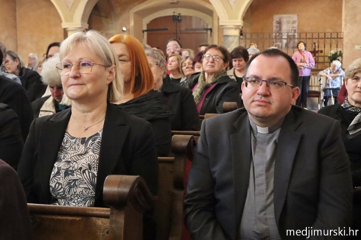 foto/Dječji crkveni zbor Marijina djeca obilježio 5 godina uz prekrasan koncert (28)