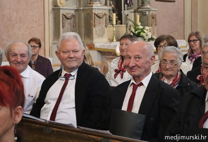 foto/Dječji crkveni zbor Marijina djeca obilježio 5 godina uz prekrasan koncert (52)