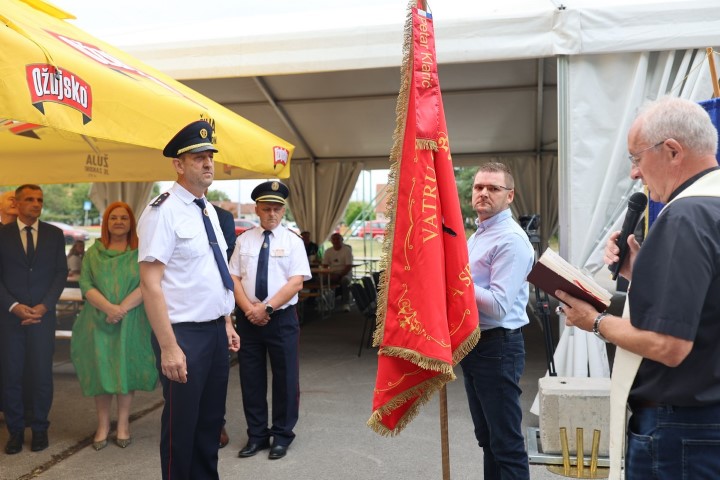 foto/Donji Mihaljevec proslavio veliki jubilej svojih vatrogasaca (68)