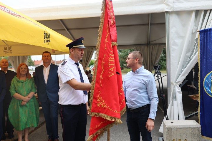 foto/Donji Mihaljevec proslavio veliki jubilej svojih vatrogasaca (75)