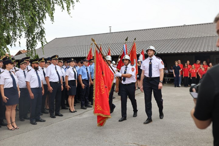 foto/Donji Mihaljevec proslavio veliki jubilej svojih vatrogasaca (76)