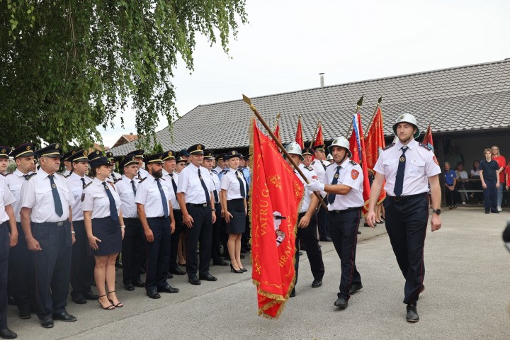 foto/Donji Mihaljevec proslavio veliki jubilej svojih vatrogasaca (77)