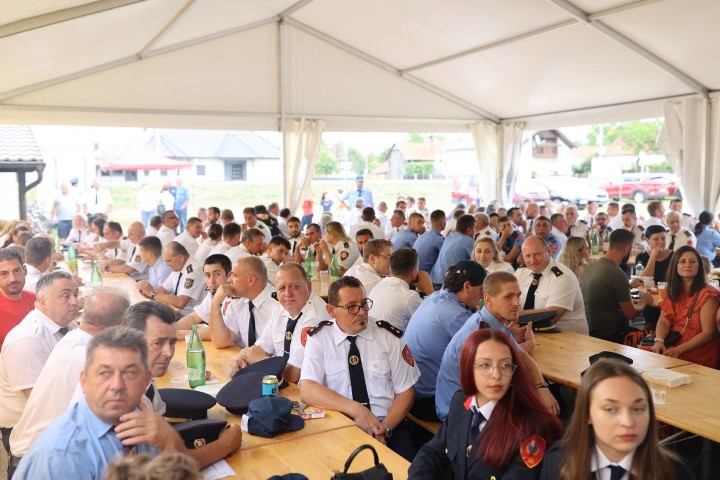 foto/Donji Mihaljevec proslavio veliki jubilej svojih vatrogasaca (89)