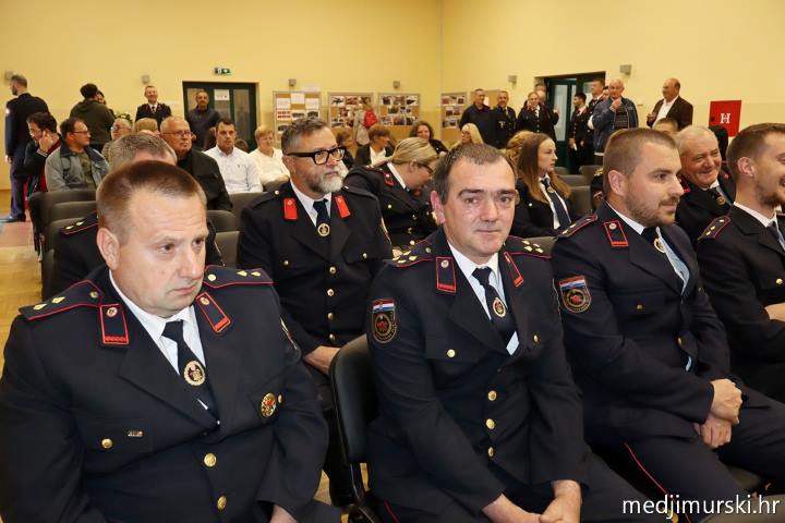foto/Monografija-DVD-Sveta-Marija-5