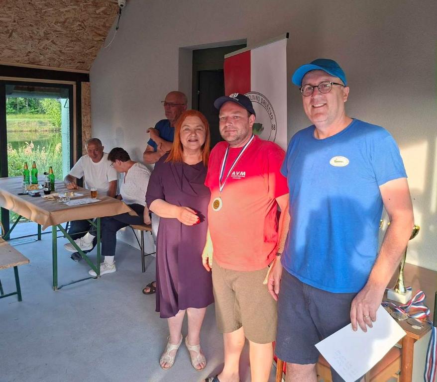 foto/SRD Drava pobjednik je natjecanja u ribolovu u Donjem Mihaljevcu (3)