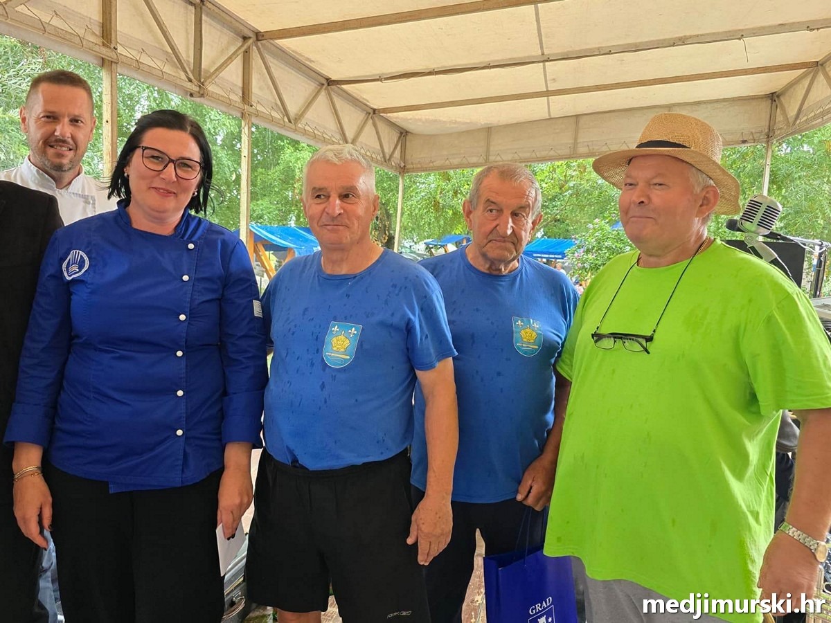 foto/Umirovljenici Svete Marije pobjednici Ćevapčijade u Prelogu Matija Komorski osvojio let balonom (32)